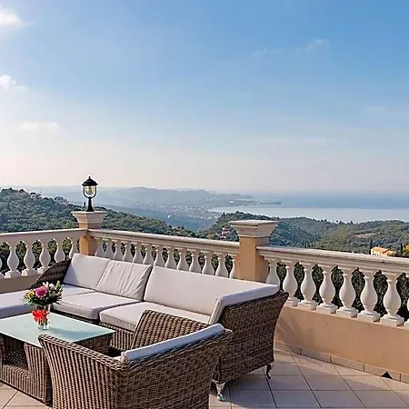 Clearvue With Private Pool And Stunning View 4*