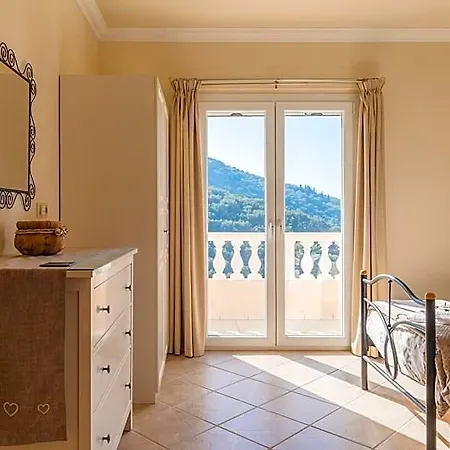 Hotel Clearvue With Private Pool And Stunning View 4*